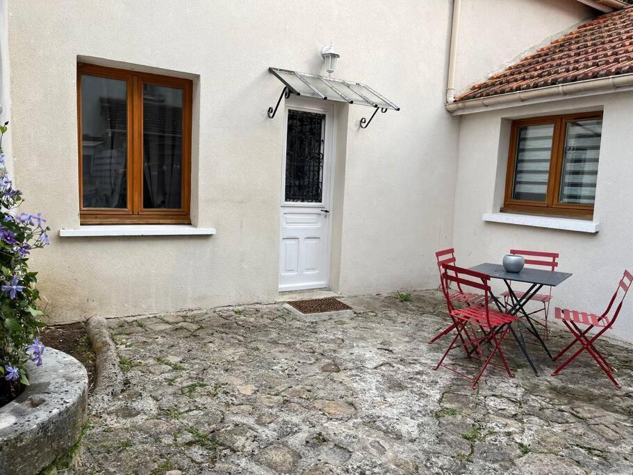 Petite Maison De Ville Au Calme Brie-Comte-Robert Exterior foto